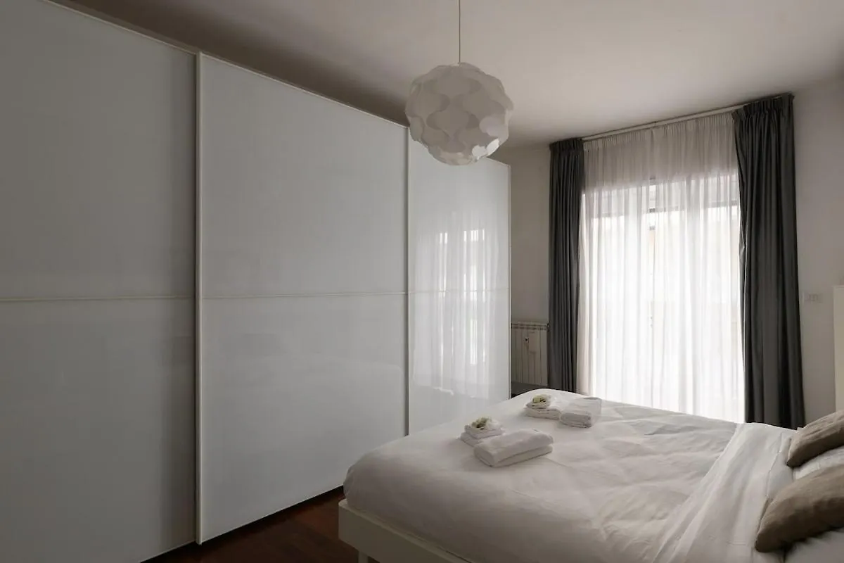 Banksy Inspired Rome Apartment - Colli Albani Italy